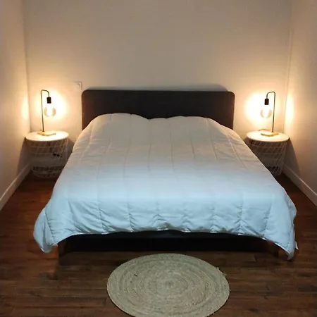 Chez Celia Apartment *